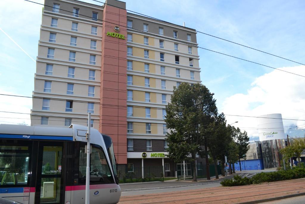 B&B Hotel Grenoble Centre Alpexpo Екстер'єр фото